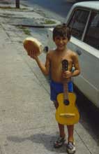 Straatmuzikantje in Havana.